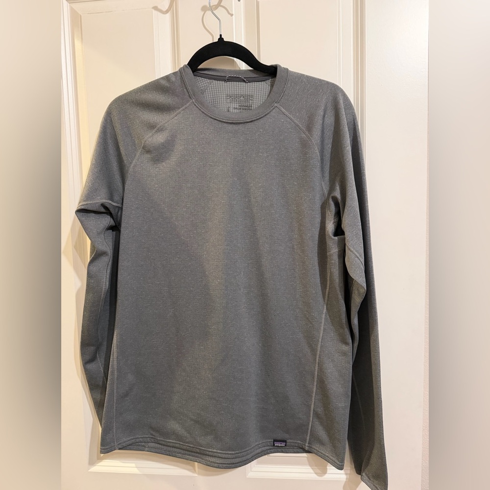 Patagonia mid weight capilene base layer. Size medium.